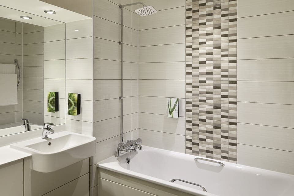 Standard Double Room | Bathroom