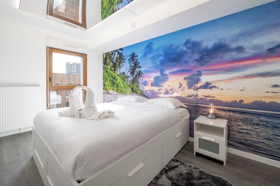 Apartment | 2 bedrooms, laptop workspace, iron/ironing board, bed sheets