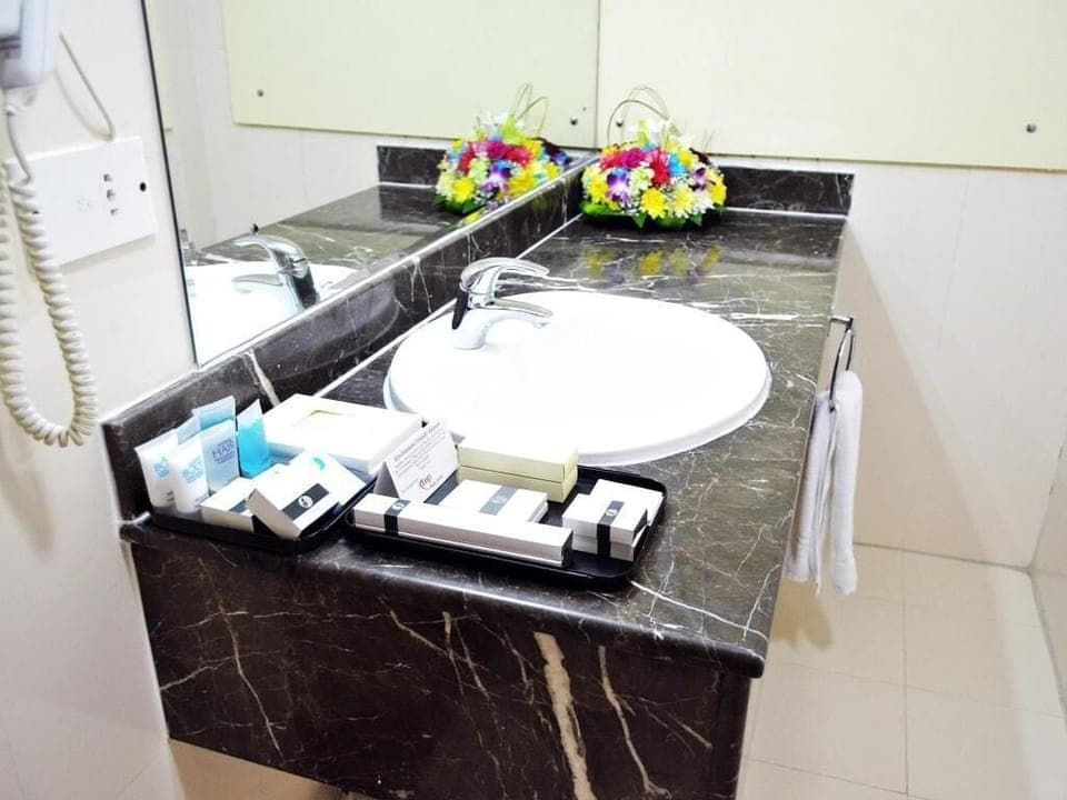 Standard Room, 2 Twin Beds | Bathroom | Shower, towels, soap, toilet paper