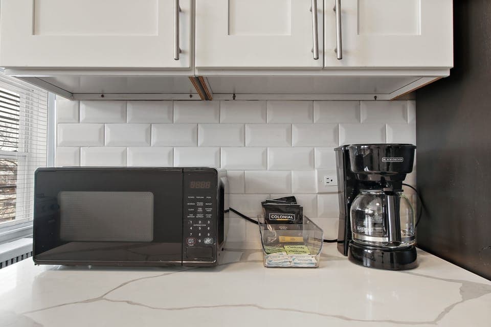 Deluxe Apartment, 2 Bedrooms | Private kitchen | Fridge, microwave, oven, stovetop