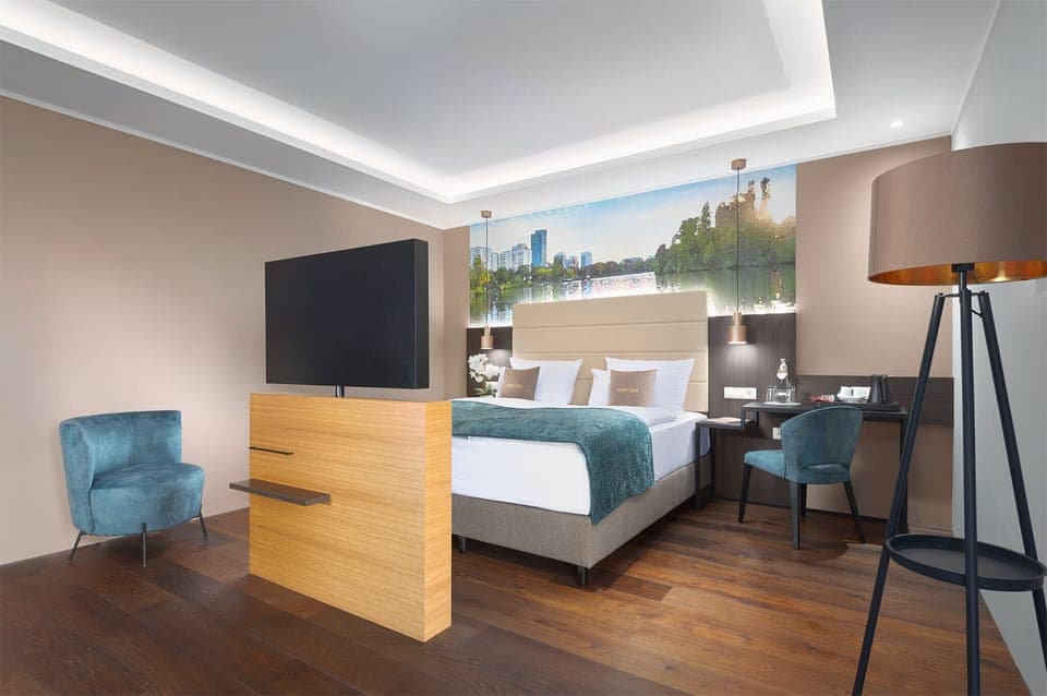 In-room safe, desk, blackout drapes, soundproofing