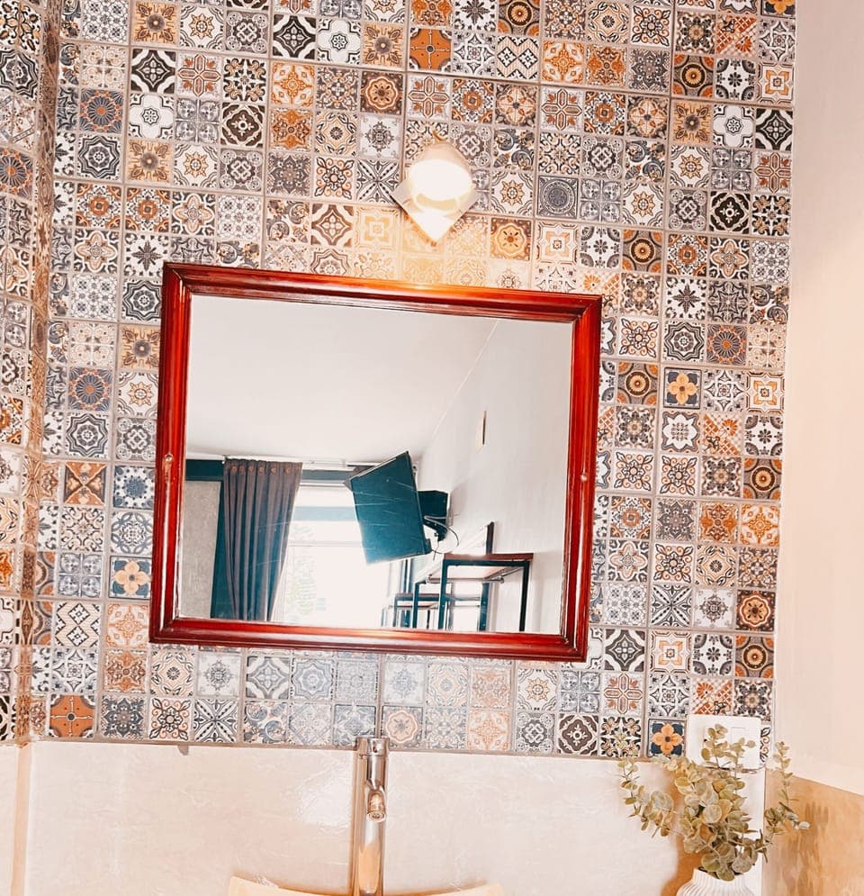 Standard Room | Bathroom | Shower, free toiletries, hair dryer, towels