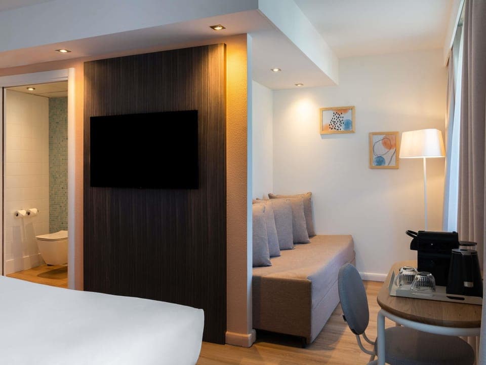 Suite, 1 Double Bed with Sofa bed, Balcony | Premium bedding, desk, blackout drapes, soundproofing