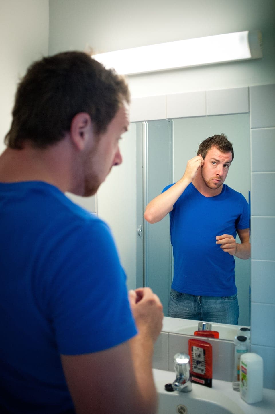 Shower, rainfall showerhead, towels