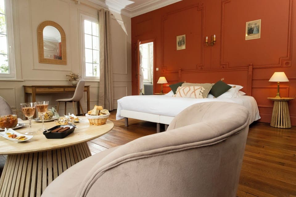 Double Room (Louis XVI) | Iron/ironing board, free WiFi, bed sheets