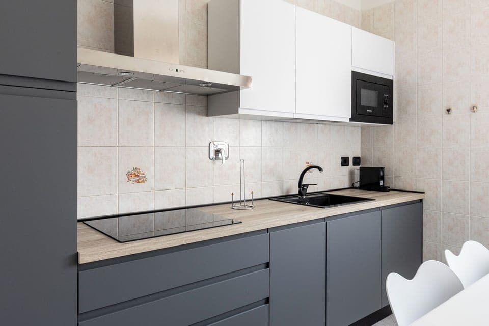 Condo, Balcony | Private kitchen | Fridge, oven, stovetop, dishwasher