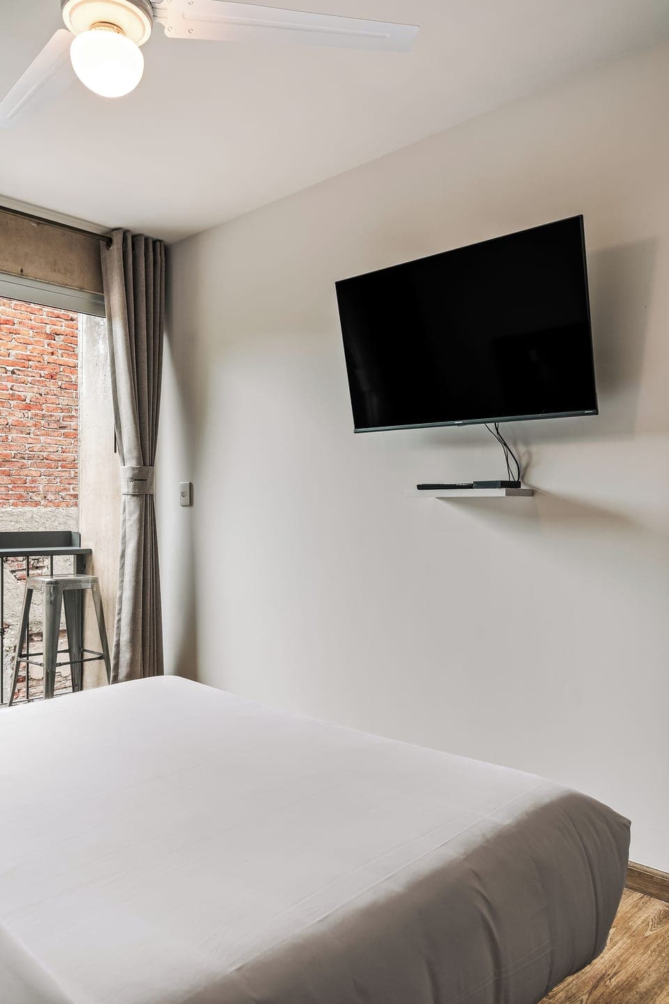 Comfort Apartment, 1 Queen Bed, Balcony, Courtyard View | Desk, laptop workspace, iron/ironing board, free WiFi