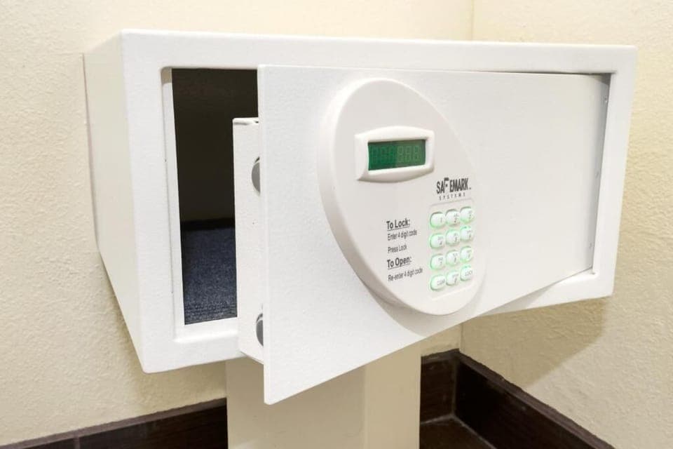 Desk, blackout drapes, iron/ironing board, free WiFi