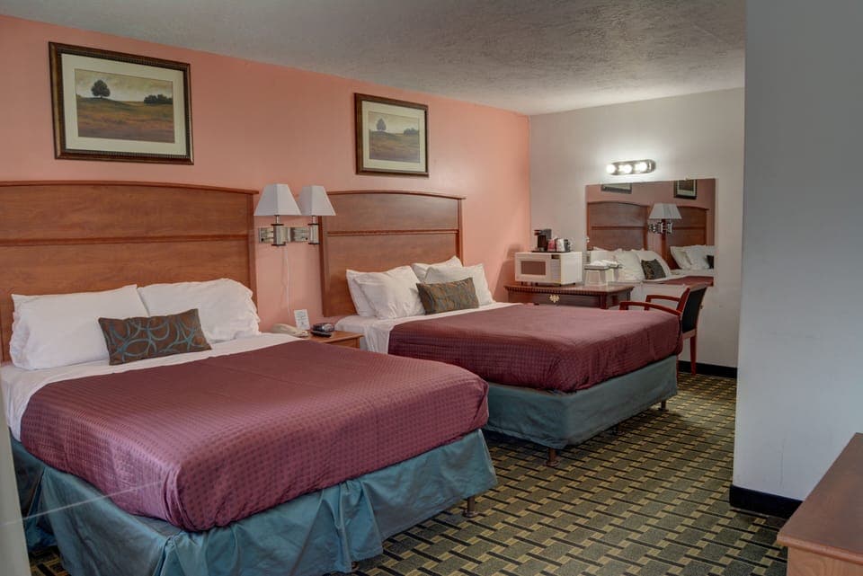 Superior Double Room, Multiple Beds | Free WiFi, bed sheets