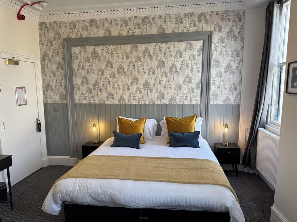 Standard Double or Twin Room | Desk, laptop workspace, iron/ironing board, cribs/infant beds