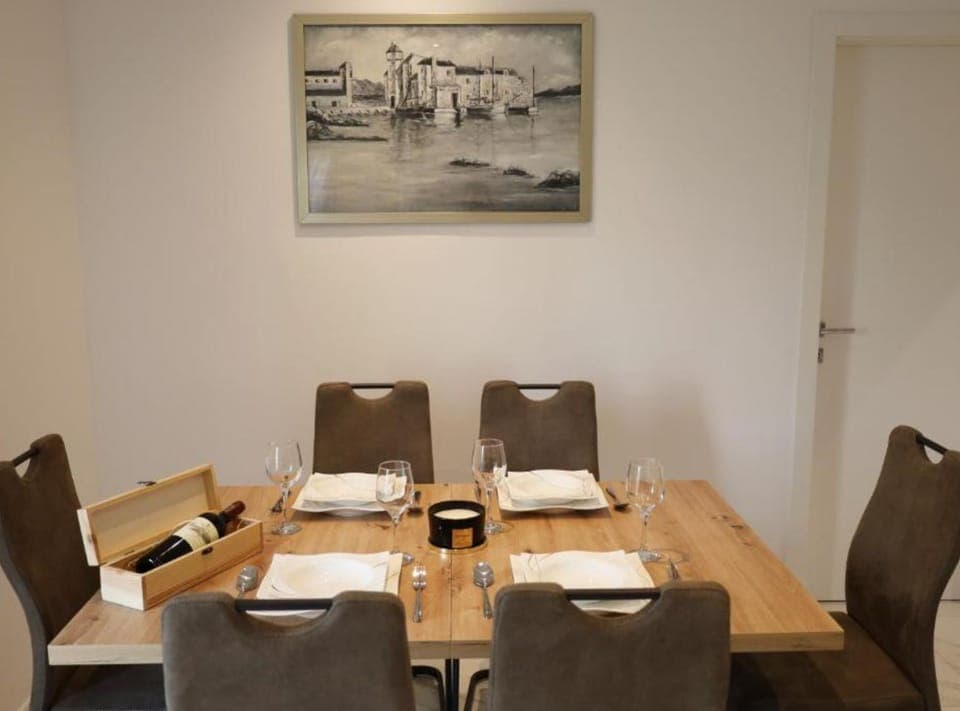 Apartment (Two Bedroom Apartment with Terrace) | Dining room