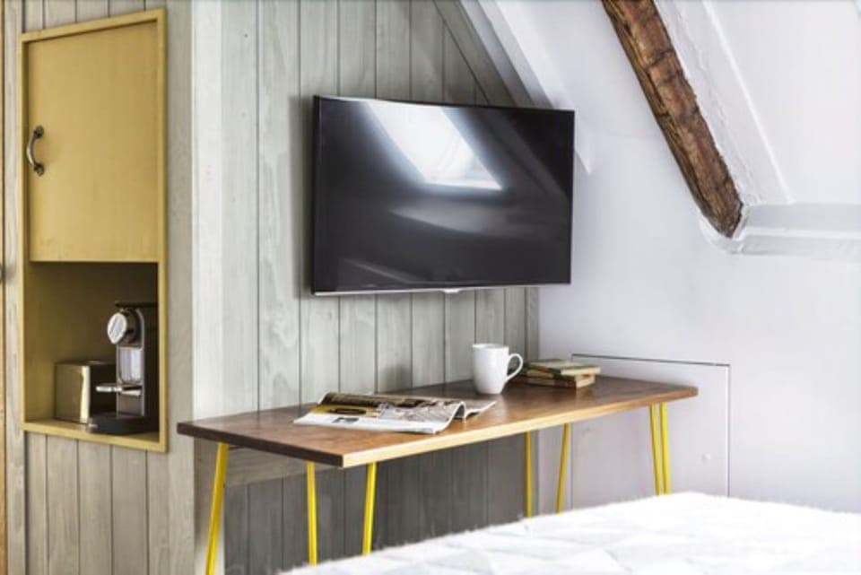 Standard Double Room, 1 King Bed | Room amenity