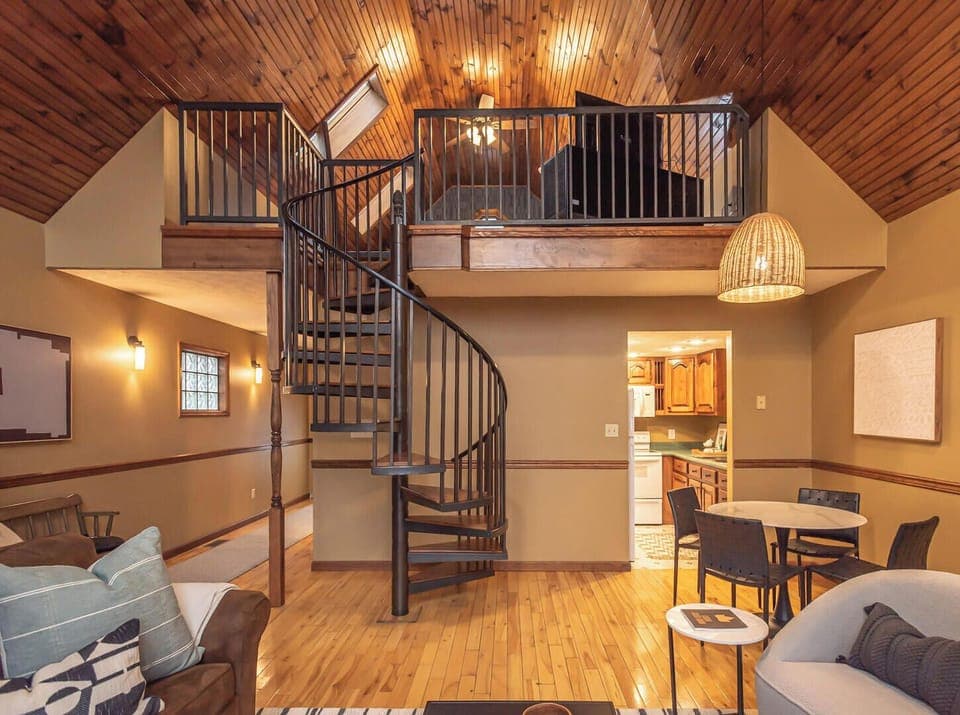 House, Multiple Beds, Hot Tub, Garden View (Ain't Misbehavin') | Living area