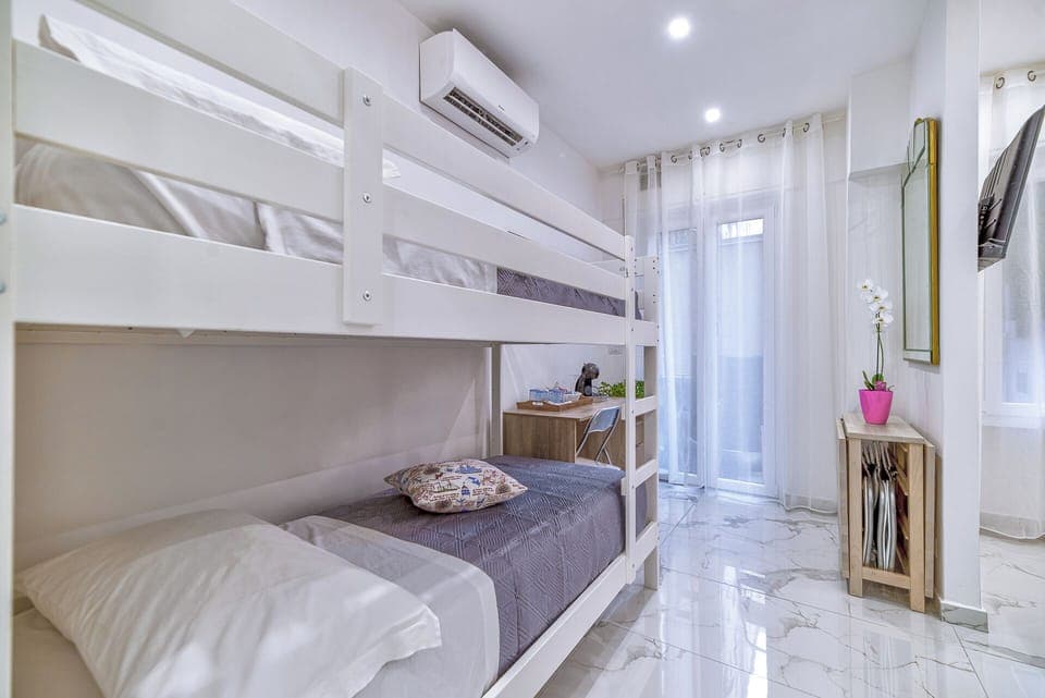 Family Room | Free WiFi, bed sheets