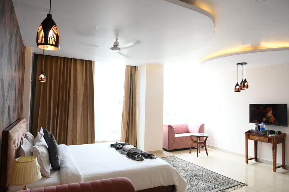 Presidential Double Room | Desk, free WiFi