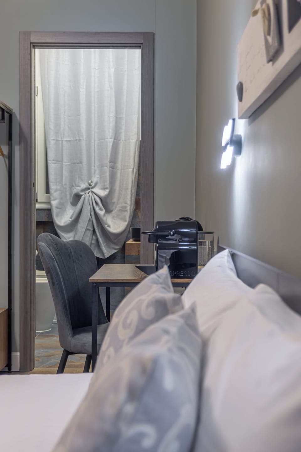 Superior Triple Room | Desk, laptop workspace, free WiFi