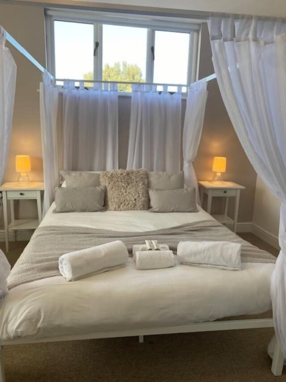 Superior Room, 1 King Bed, Golf View | Desk, iron/ironing board, WiFi, bed sheets