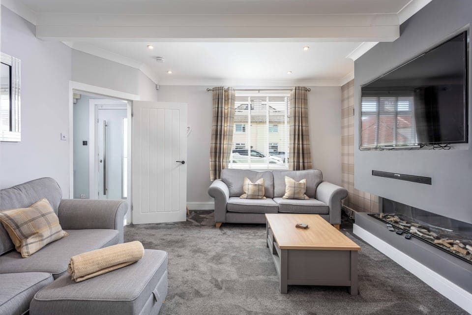 Deluxe House | Living area