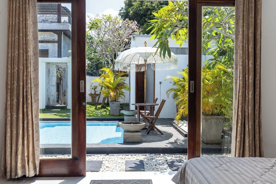 Premier Villa | Iron/ironing board