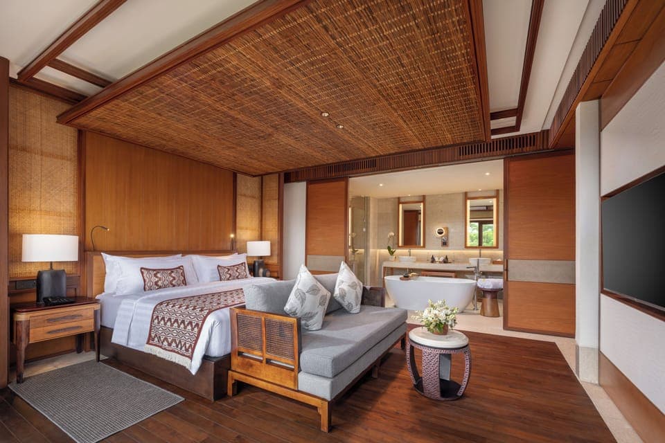 In-room safe, desk, iron/ironing board, free WiFi