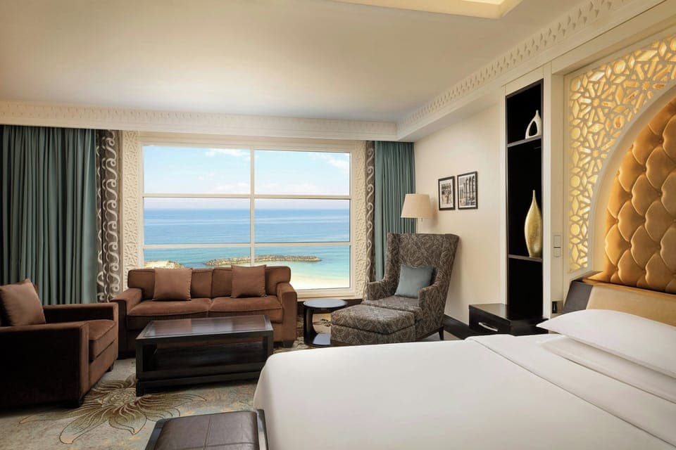 Premier Room, 1 King Bed, Sea View | Select Comfort beds, minibar, in-room safe, desk