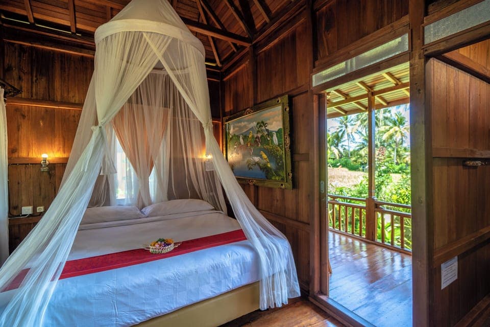 Suite, Balcony, Garden View | Desk, laptop workspace, free WiFi, bed sheets