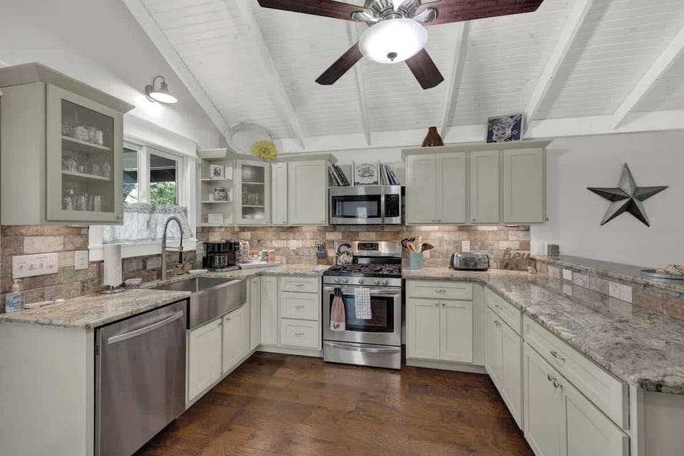 House, Multiple Beds, Patio, Garden View (611 Whitney) | Private kitchen | Coffee/tea maker