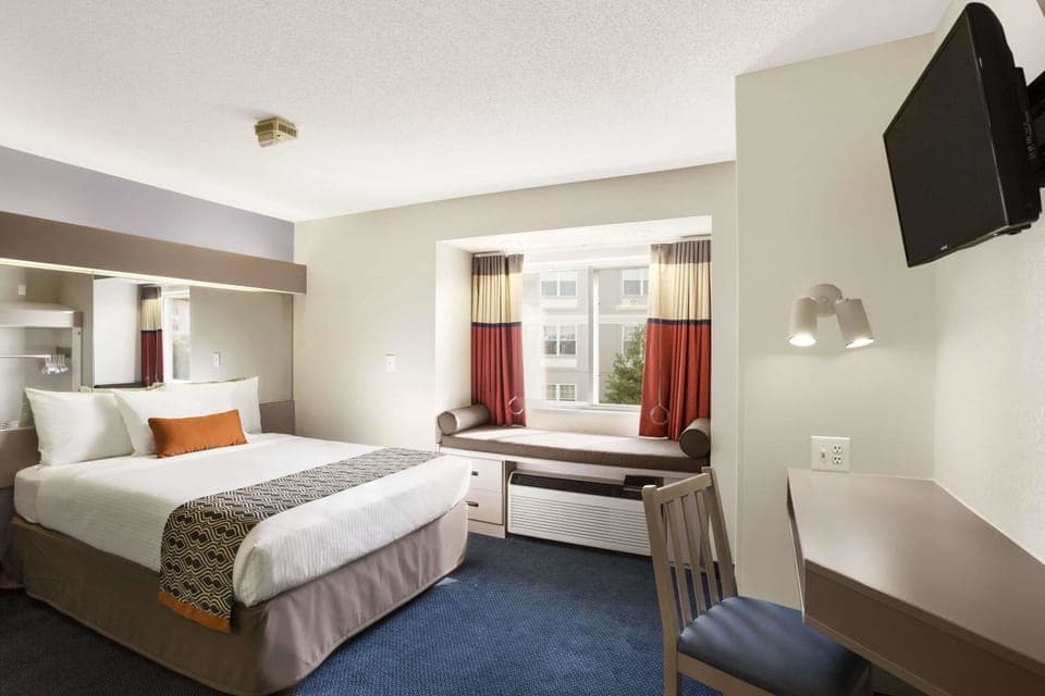 Room, 1 Queen Bed, Accessible, Non Smoking | Desk, iron/ironing board, free cribs/infant beds, rollaway beds