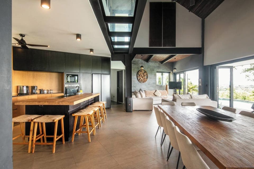 Villa (6 Bedrooms) | Exterior