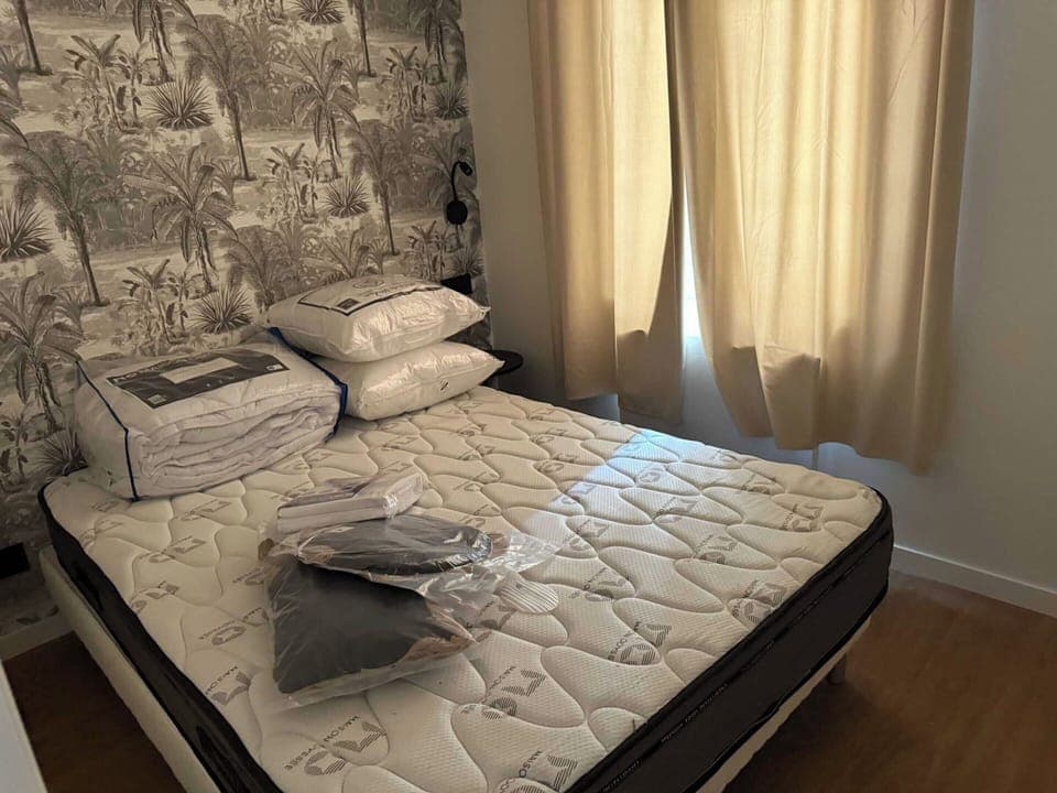 Apartment | 2 bedrooms, laptop workspace, iron/ironing board, bed sheets
