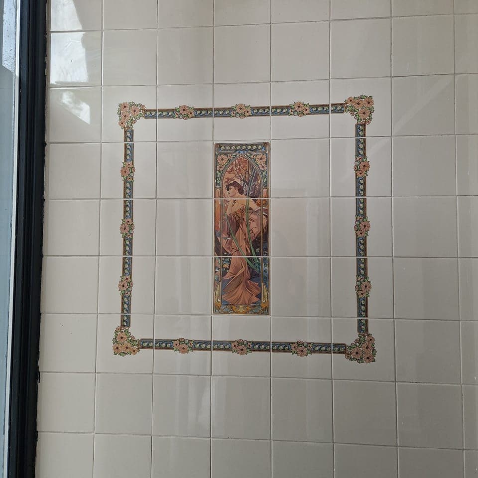 Premium bedding, iron/ironing board, free WiFi, bed sheets