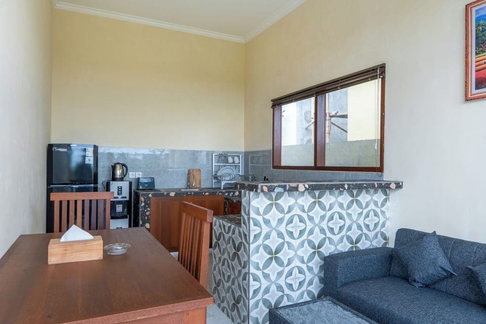 Deluxe Villa | Private kitchen | Cookware/dishes/utensils