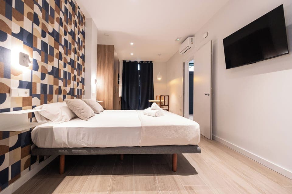 Standard Studio | Iron/ironing board, free WiFi, bed sheets