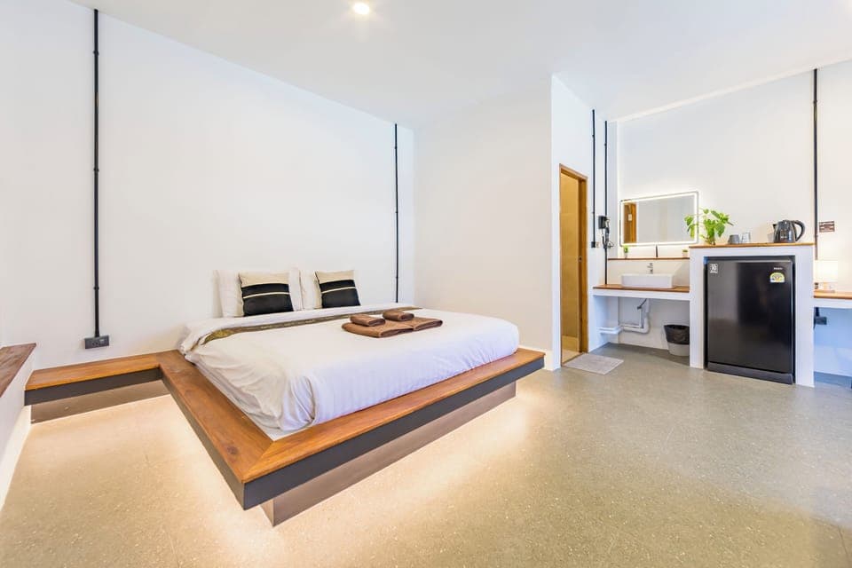 Studio | Premium bedding, pillowtop beds, individually decorated