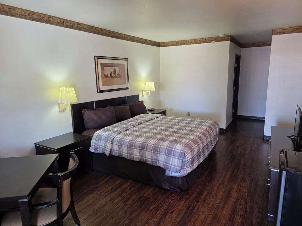 Basic Single Room | Free WiFi, bed sheets