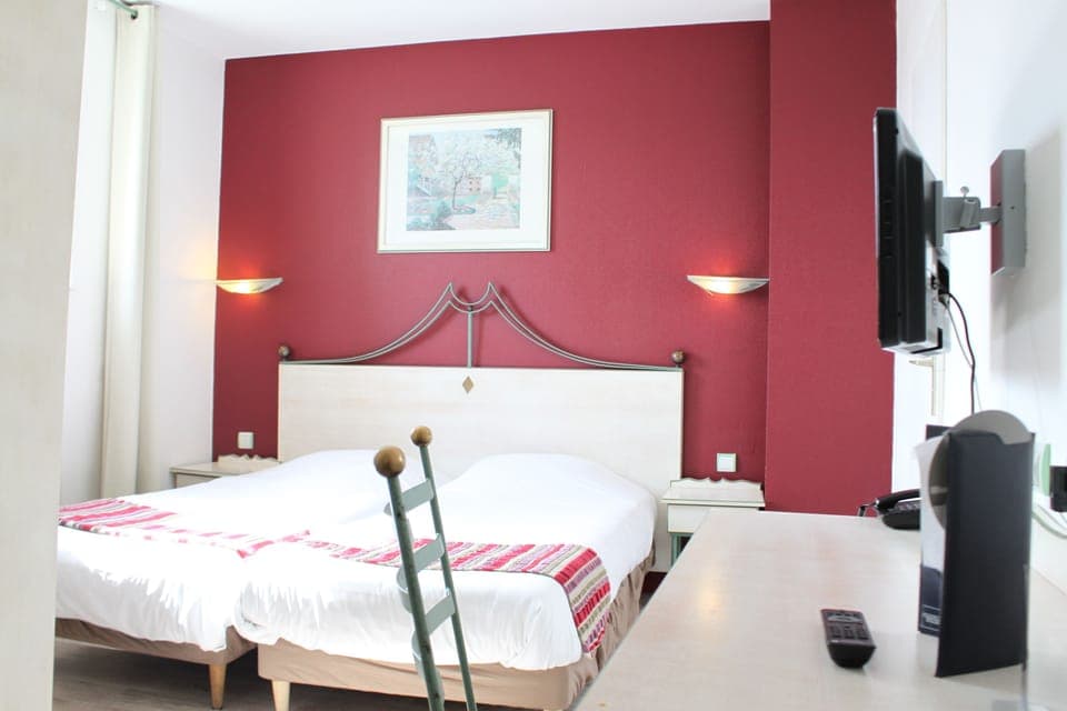 Premium bedding, desk, soundproofing, iron/ironing board