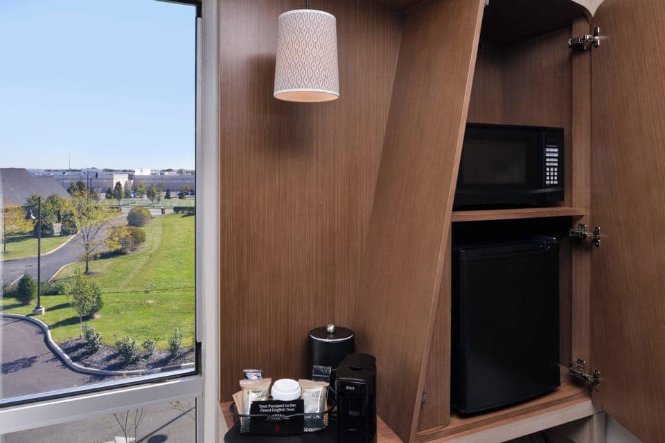 Premium bedding, pillowtop beds, in-room safe, desk