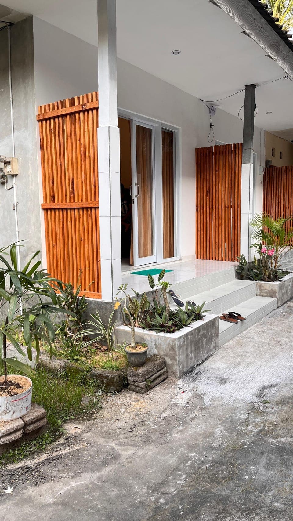 Deluxe Double Room, Garden View | Desk, free WiFi