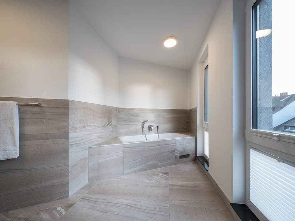 Deluxe Double Room | Bathroom | Hair dryer, towels, soap, shampoo