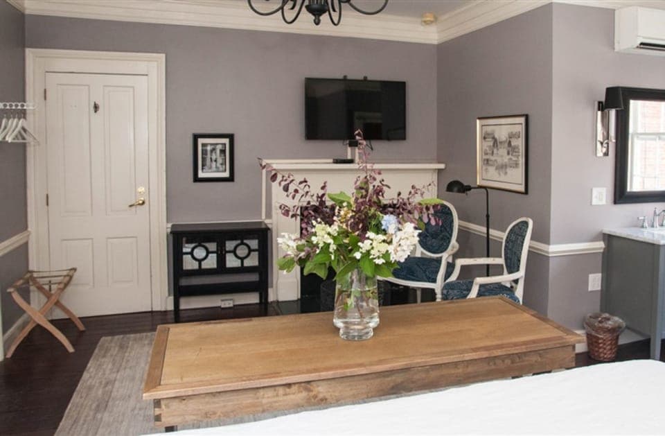Room, Private Bathroom (6 - Virginia) | Premium bedding, individually decorated, individually furnished, desk