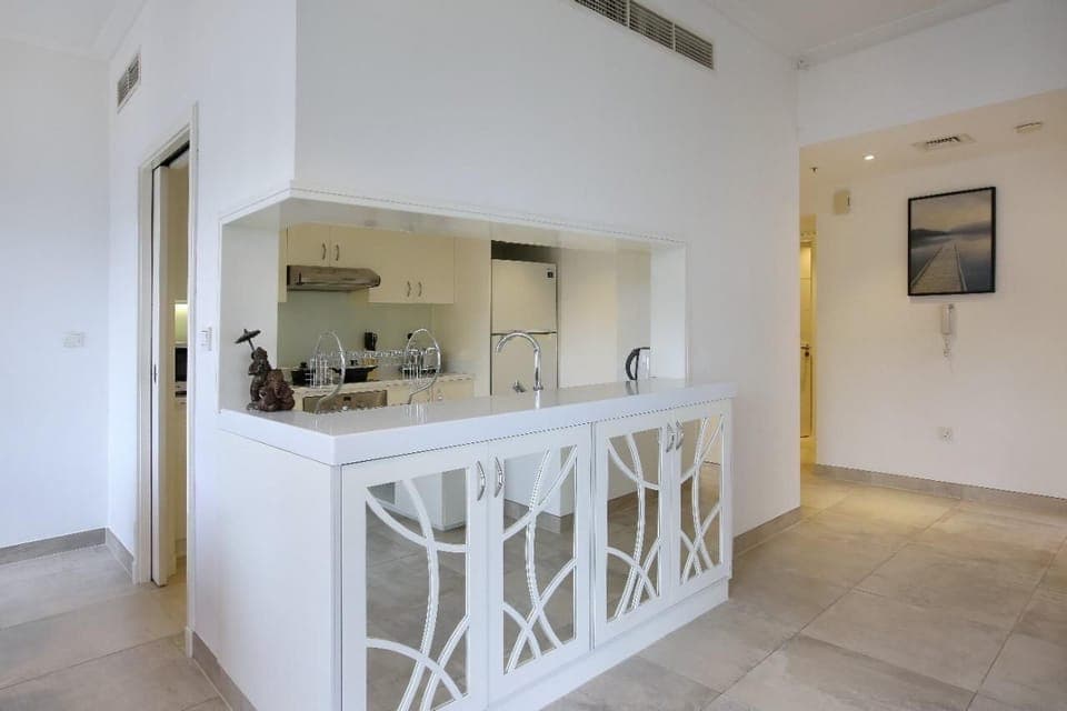 Shared fridge, microwave, oven, stovetop