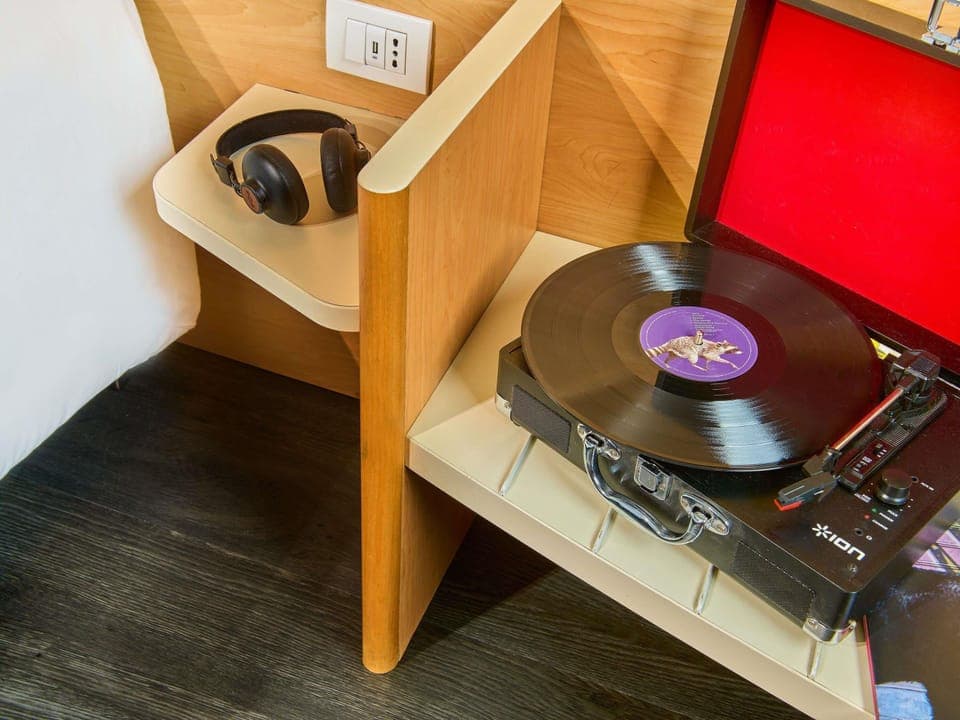 Standard Room, 2 Twin Beds | Desk, blackout drapes, soundproofing, free WiFi