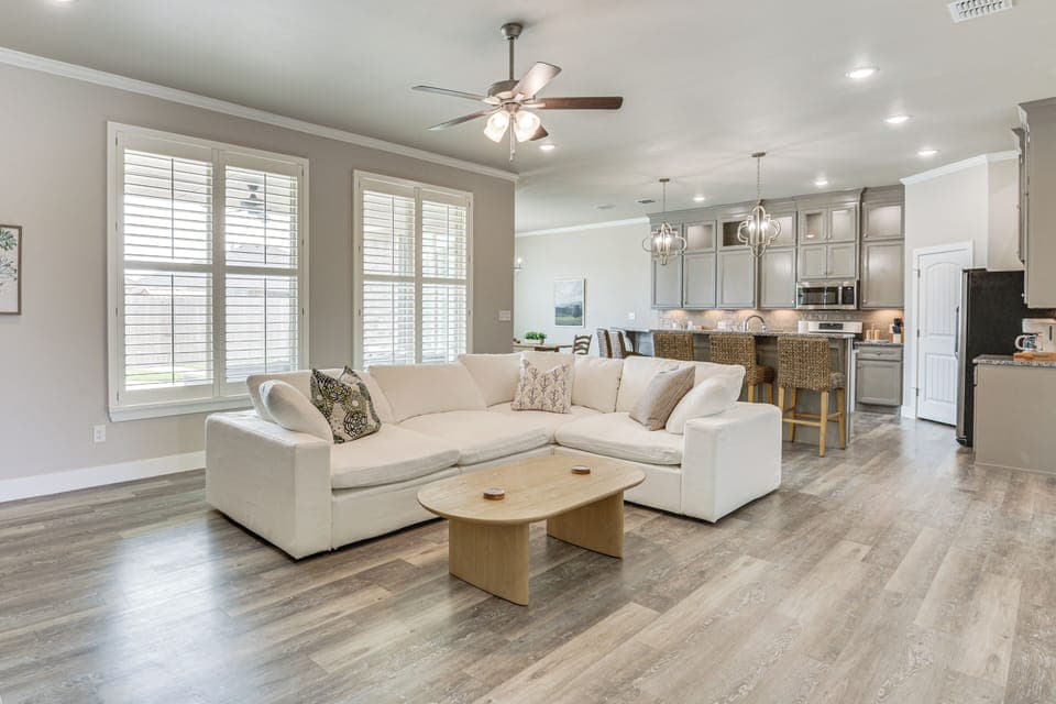 House (3 Bedrooms) | Interior