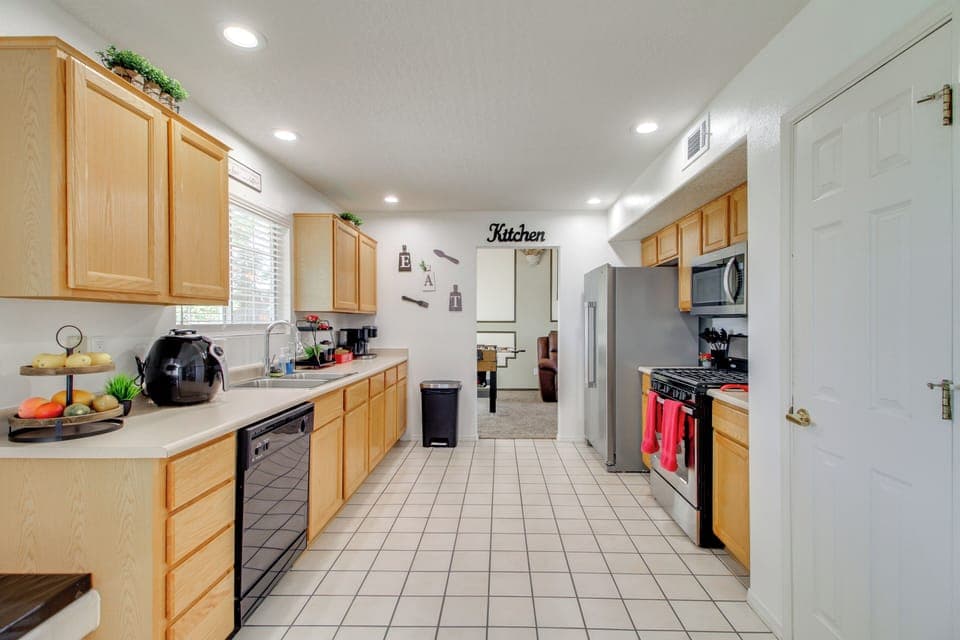 House (3 Bedrooms) | Interior