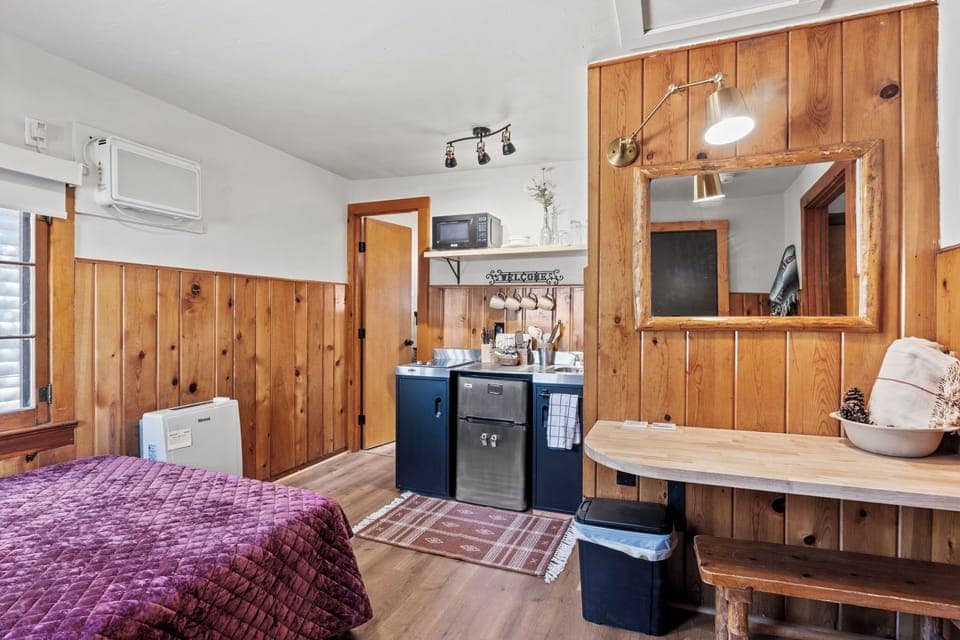 Cabin, Mountain View | Private kitchen