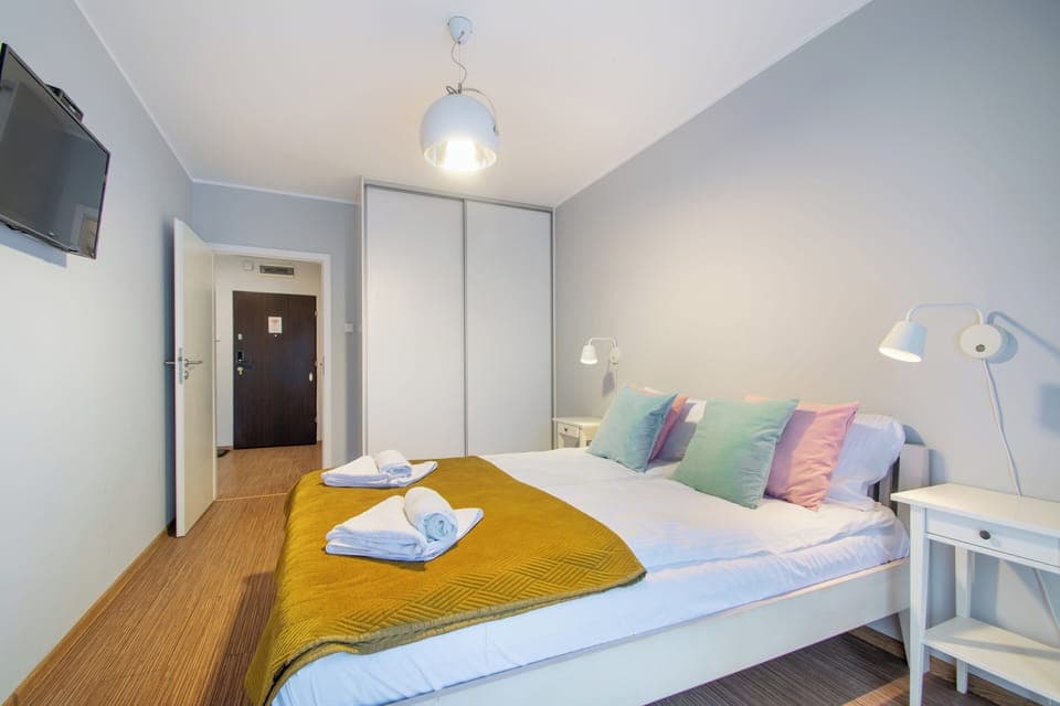 Classic Apartment, Balcony | Hypo-allergenic bedding, iron/ironing board, free WiFi