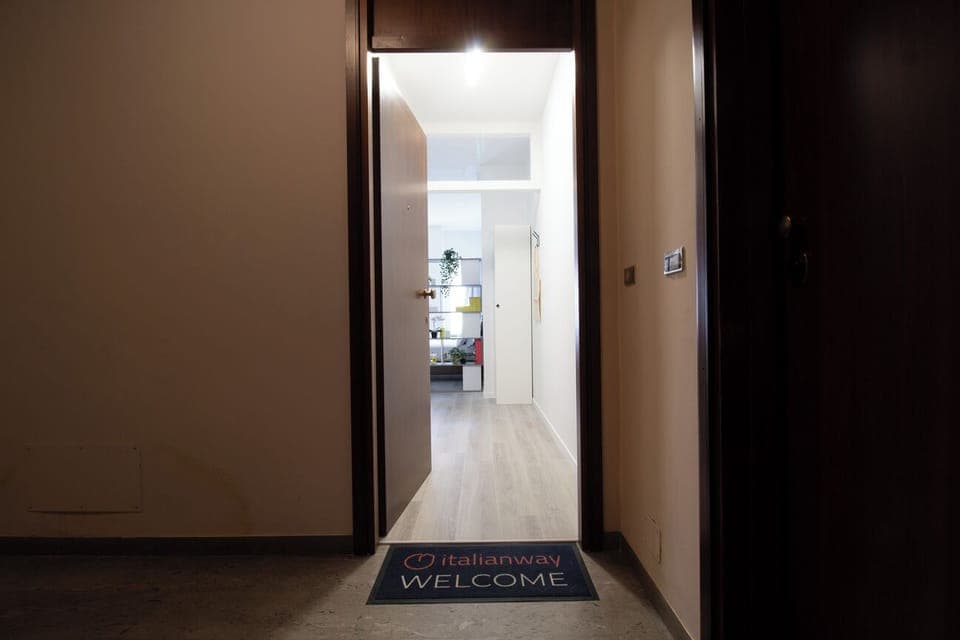 Studio (0 Bedroom) | Living area | 32-inch Smart TV with cable channels