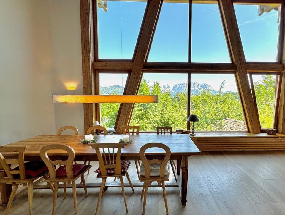 Deluxe Suite, Balcony, Mountain View | In-room dining