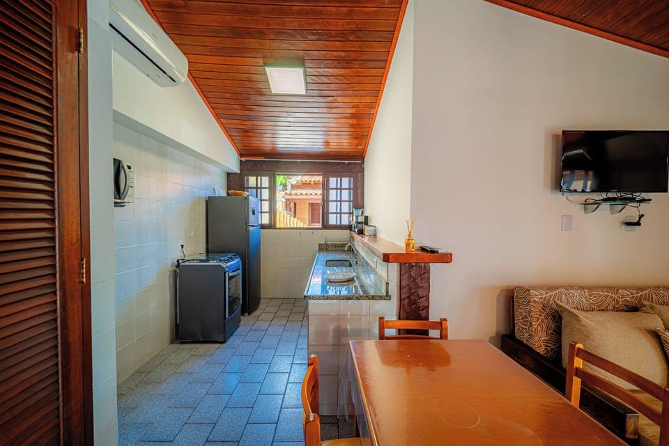 Family Studio Suite | Private kitchen | Mini-fridge