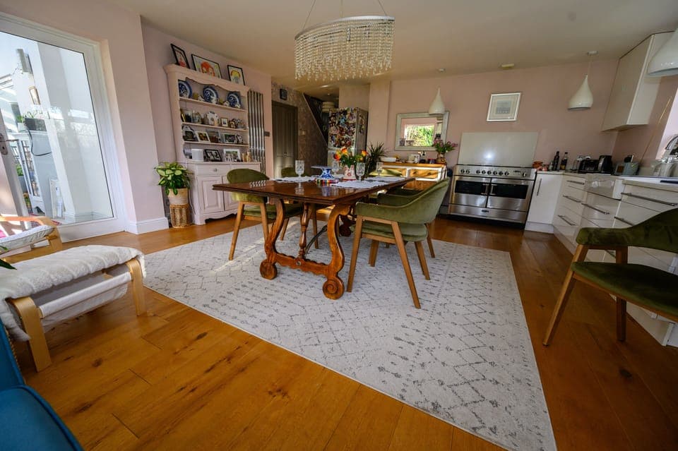 House, 4 Bedrooms | Private kitchen